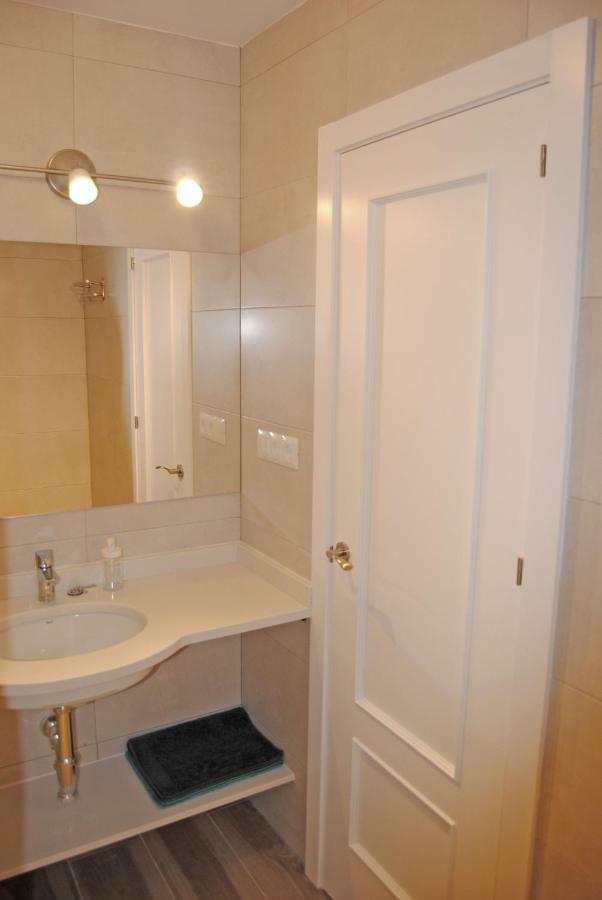 פואנגירולה Recently Refurbished Apartment With Sea Views. מראה חיצוני תמונה