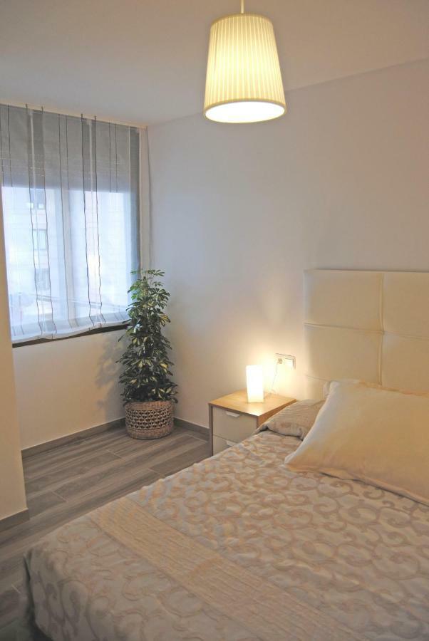 פואנגירולה Recently Refurbished Apartment With Sea Views. מראה חיצוני תמונה